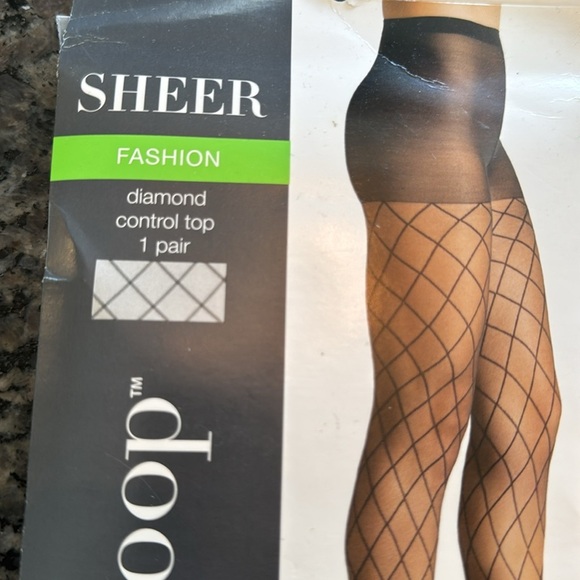 West Loop sheer diamond control top panty hose NWT - Picture 2 of 5